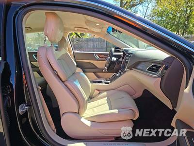 2017 Lincoln Continental Select - zdjęcie 18 z 30 - miniatura