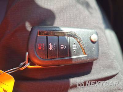 2022 Toyota Camry LE - zdjęcie 8 z 24 - miniatura