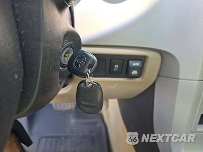 2008 Toyota Sequoia SR5 - zdjęcie 8 z 31 - miniatura
