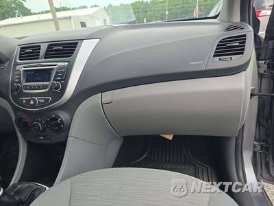 2015 Hyundai Accent GLS Sedan - zdjęcie 16 z 29 - miniatura