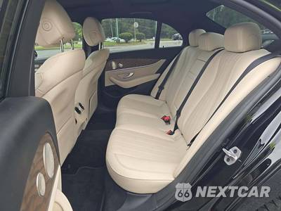 2023 Mercedes-Benz E 350 4MATIC Sedan - zdjęcie 10 z 21 - miniatura