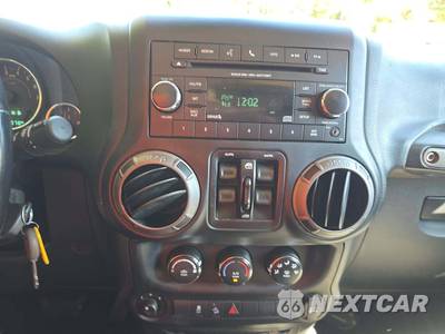 2017 Jeep Wrangler Unlimited Sport - zdjęcie 10 z 24 - miniatura
