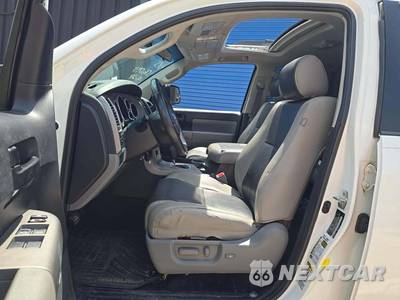 2015 Toyota Sequoia SR5 - zdjęcie 6 z 25 - miniatura
