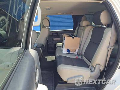 2015 Toyota Sequoia SR5 - zdjęcie 13 z 25 - miniatura
