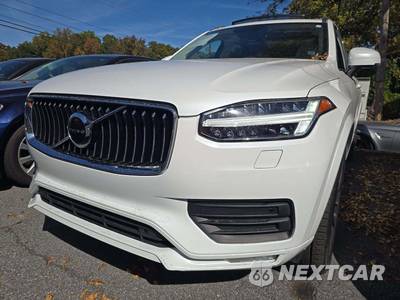 2022 Volvo XC90 T5 Momentum 7-Passenger