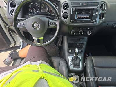 2016 Volkswagen Tiguan S - zdjęcie 10 z 24 - miniatura