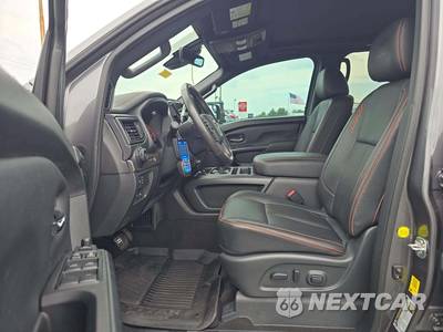 2024 Nissan TITAN PRO-4X Crew Cab Short Bed - zdjęcie 6 z 22 - miniatura