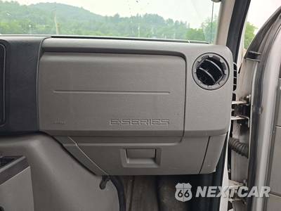 2014 Ford Super Duty E-350 Cutaway - zdjęcie 16 z 26 - miniatura
