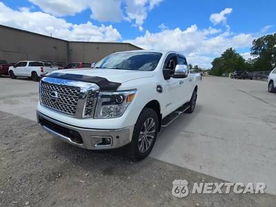 2017 Nissan TITAN SL Crew Cab Extra Short Bed