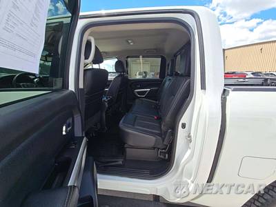 2017 Nissan TITAN SL Crew Cab Extra Short Bed - zdjęcie 10 z 21 - miniatura