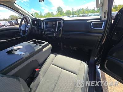 2018 Nissan TITAN SV Crew Cab Short Bed - zdjęcie 16 z 18 - miniatura