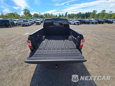 2018 Nissan TITAN SV Crew Cab Short Bed - zdjęcie 11 z 18 - miniatura