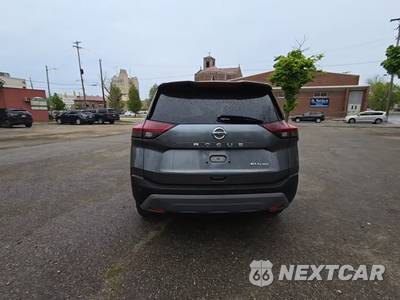 2021 Nissan Rogue SV - zdjęcie 4 z 28 - miniatura