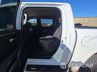 2022 Toyota Tundra SR5 Crew Cab Short Bed - zdjęcie 10 z 18 - miniatura