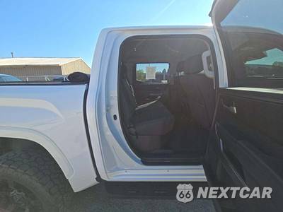 2022 Toyota Tundra SR5 Crew Cab Short Bed - zdjęcie 13 z 18 - miniatura