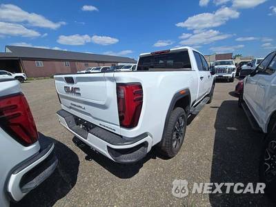 2026 GMC Sierra 2500HD Denali Crew Cab Medium Bed - zdjęcie 3 z 20 - miniatura