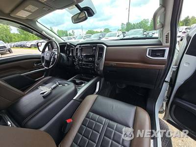 2018 Nissan TITAN Platinum Reserve Crew Cab Short Bed - zdjęcie 16 z 19 - miniatura