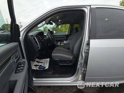 2017 Ram 1500 Big Horn Crew Cab Short Bed - zdjęcie 3 z 18 - miniatura