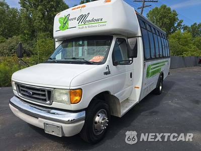 2003 Ford Super Duty E-450 Cutaway DRW