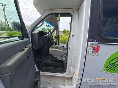 2003 Ford Super Duty E-450 Cutaway DRW - zdjęcie 6 z 17 - miniatura