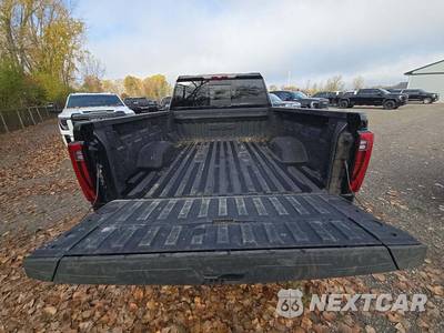 2026 GMC Sierra 2500HD Denali Crew Cab Medium Bed - zdjęcie 14 z 20 - miniatura