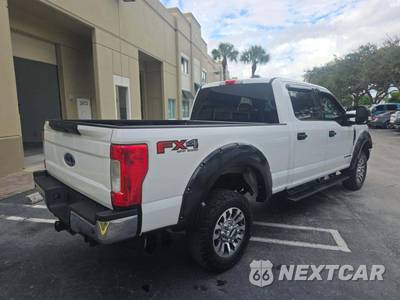 2019 Ford Super Duty F-350 XLT Crew Cab Medium Bed - zdjęcie 3 z 20 - miniatura