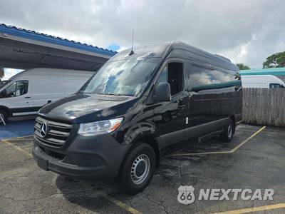 2025 Mercedes-Benz Sprinter 2500 Passenger Van High Roof 170.0" WB