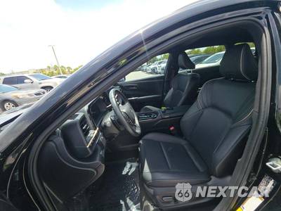2025 Toyota Crown Signia XLE - zdjęcie 6 z 20 - miniatura
