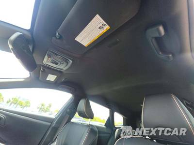 2025 Toyota Crown Signia XLE - zdjęcie 11 z 20 - miniatura