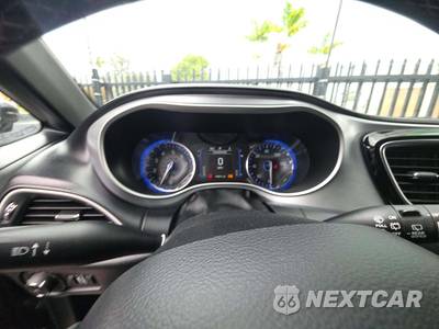 2020 Chrysler Pacifica Touring 121.6" WB - zdjęcie 9 z 24 - miniatura