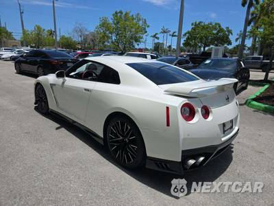 2021 Nissan GT-R Premium - zdjęcie 2 z 22 - miniatura