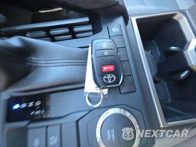 2025 Toyota Tacoma SR5 Crew Cab Medium Bed - zdjęcie 8 z 20 - miniatura