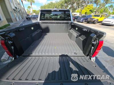 2025 Toyota Tacoma SR5 Crew Cab Medium Bed - zdjęcie 14 z 20 - miniatura