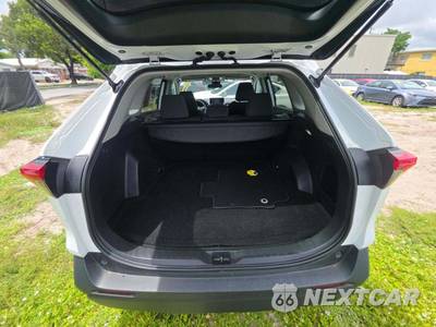 2024 Toyota RAV4 XLE - zdjęcie 14 z 20 - miniatura