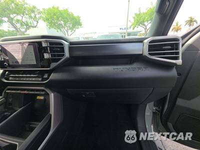 2025 Toyota Tundra SR5 Crew Cab Short Bed - zdjęcie 19 z 23 - miniatura