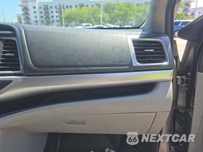 2019 Toyota Highlander XLE - zdjęcie 17 z 27 - miniatura