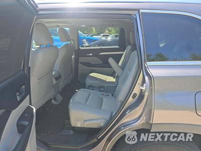 2019 Toyota Highlander XLE - zdjęcie 10 z 27 - miniatura