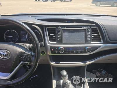 2019 Toyota Highlander XLE - zdjęcie 7 z 27 - miniatura