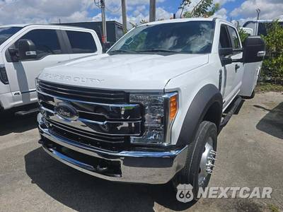 2017 Ford Super Duty F-550 Cab Chassis XL Crew Cab DRW
