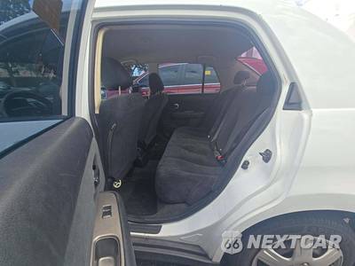 2011 Nissan Versa 1.8 S Sedan - zdjęcie 13 z 28 - miniatura