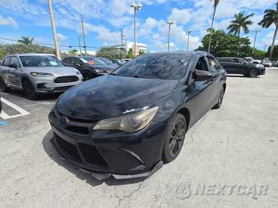 2015 Toyota Camry SE - zdjęcie 1 z 34 - miniatura