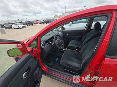 2011 Nissan Versa 1.8 S Hatchback - zdjęcie 6 z 25 - miniatura