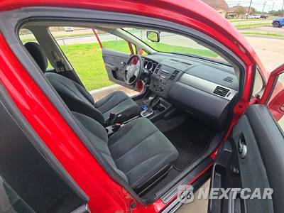 2011 Nissan Versa 1.8 S Hatchback - zdjęcie 18 z 25 - miniatura