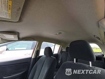 2011 Nissan Versa 1.8 S Hatchback - zdjęcie 11 z 25 - miniatura