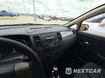 2011 Nissan Versa 1.8 S Hatchback - zdjęcie 10 z 25 - miniatura