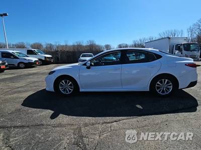 2025 Toyota Camry LE - zdjęcie 3 z 22 - miniatura