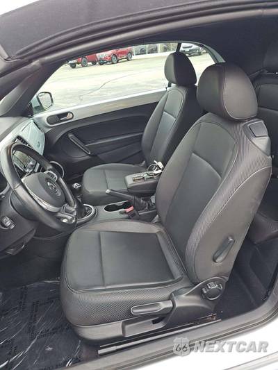 2013 Volkswagen Beetle Convertible TDI w/Sound & Navigation - zdjęcie 6 z 20 - miniatura
