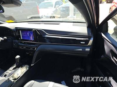2025 Toyota Camry SE - zdjęcie 19 z 21 - miniatura