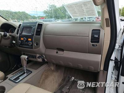 2015 Nissan Frontier SL Crew Cab Medium Bed - zdjęcie 18 z 20 - miniatura