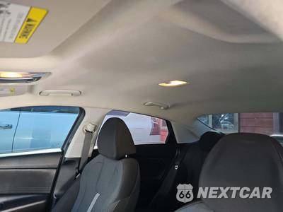 2021 Hyundai Elantra SE - zdjęcie 11 z 23 - miniatura